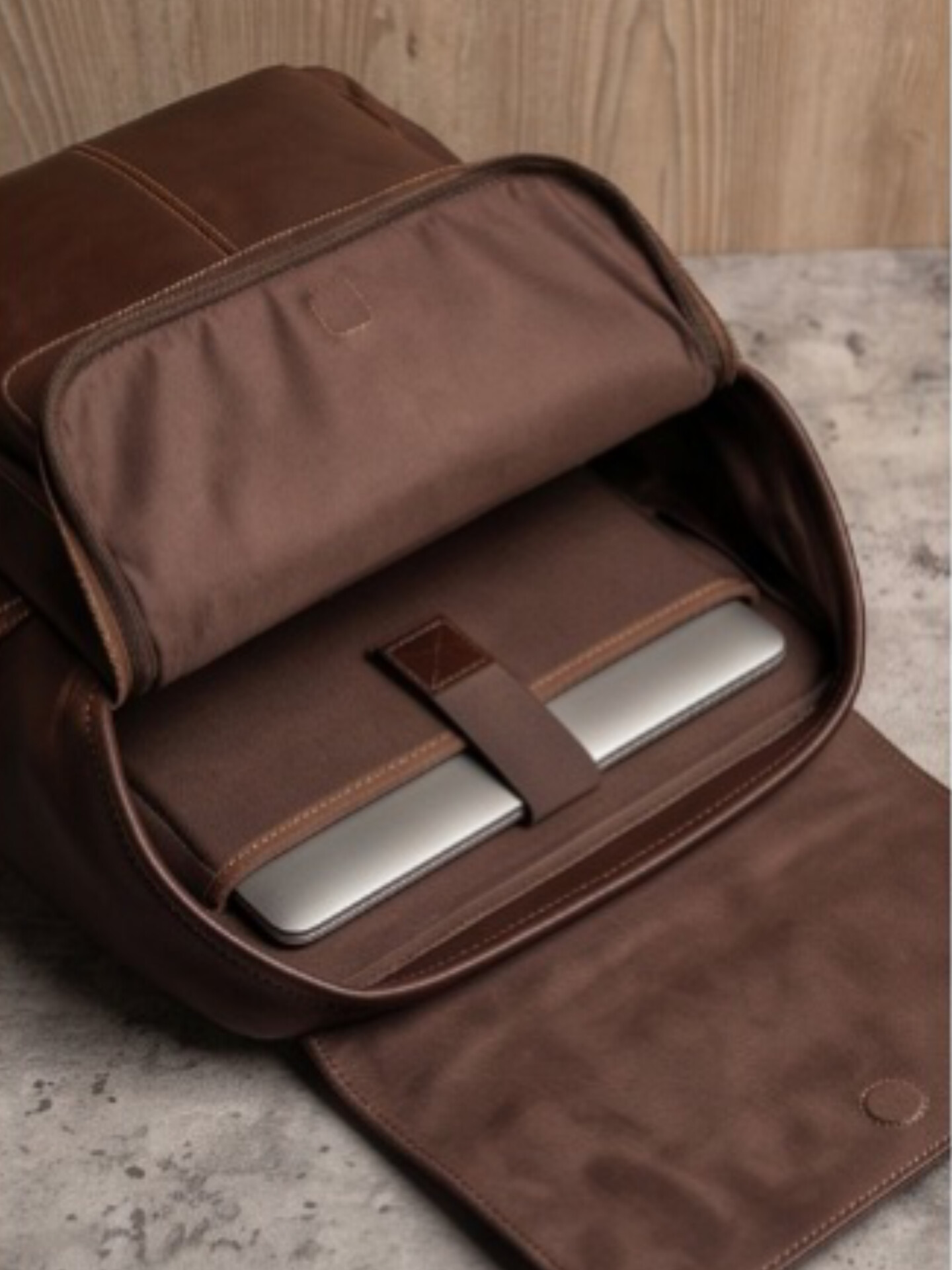 Premium Vintage Leather Backpack — ৩